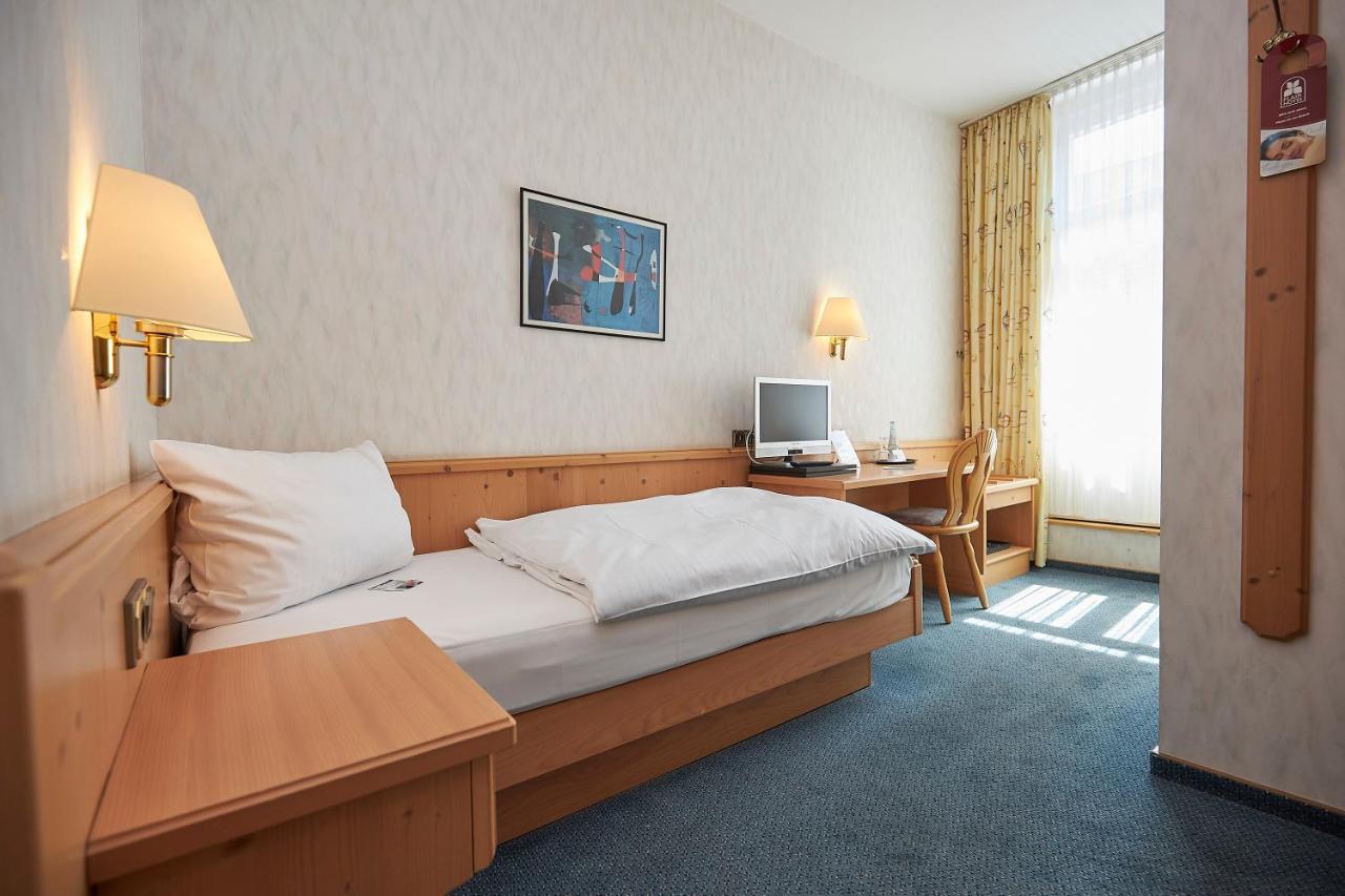 Hotel Bergischer Hof Windeck Bagian luar foto
