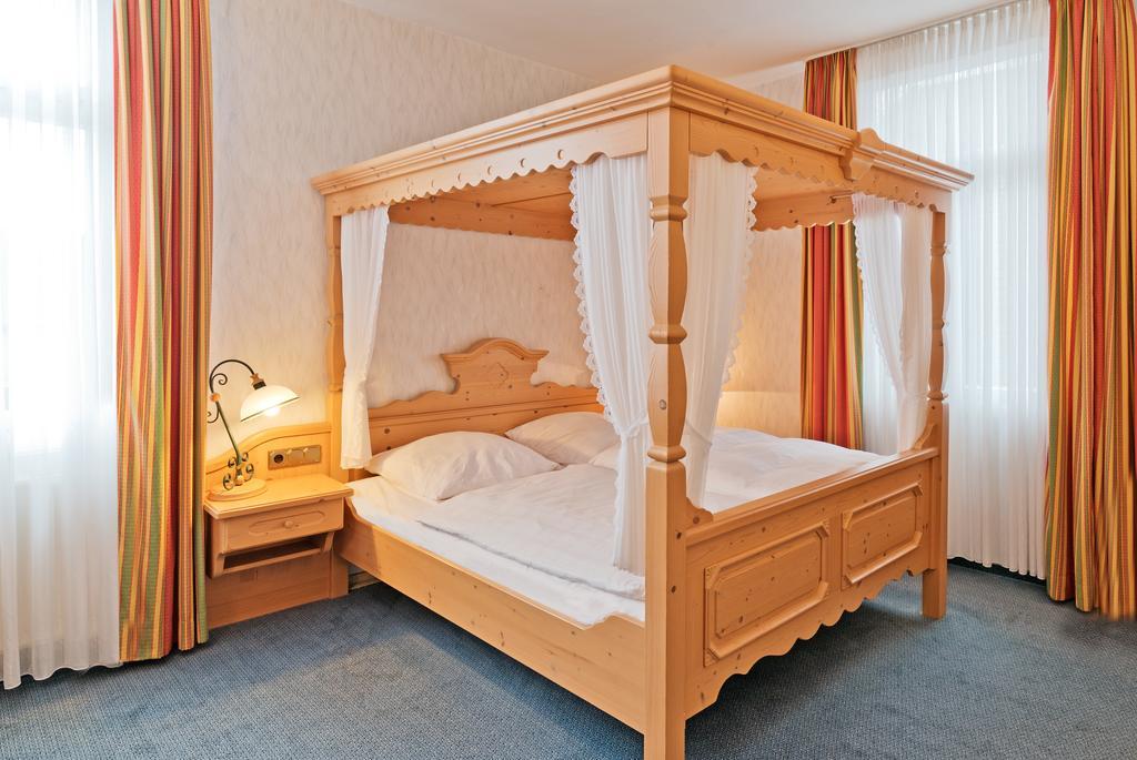 Hotel Bergischer Hof Windeck Bagian luar foto