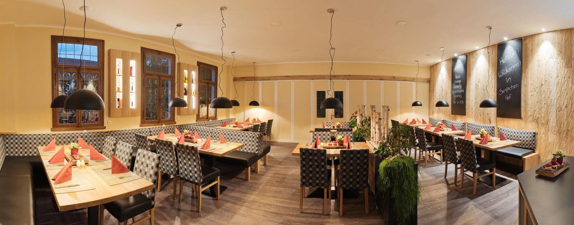 Hotel Bergischer Hof Windeck Bagian luar foto